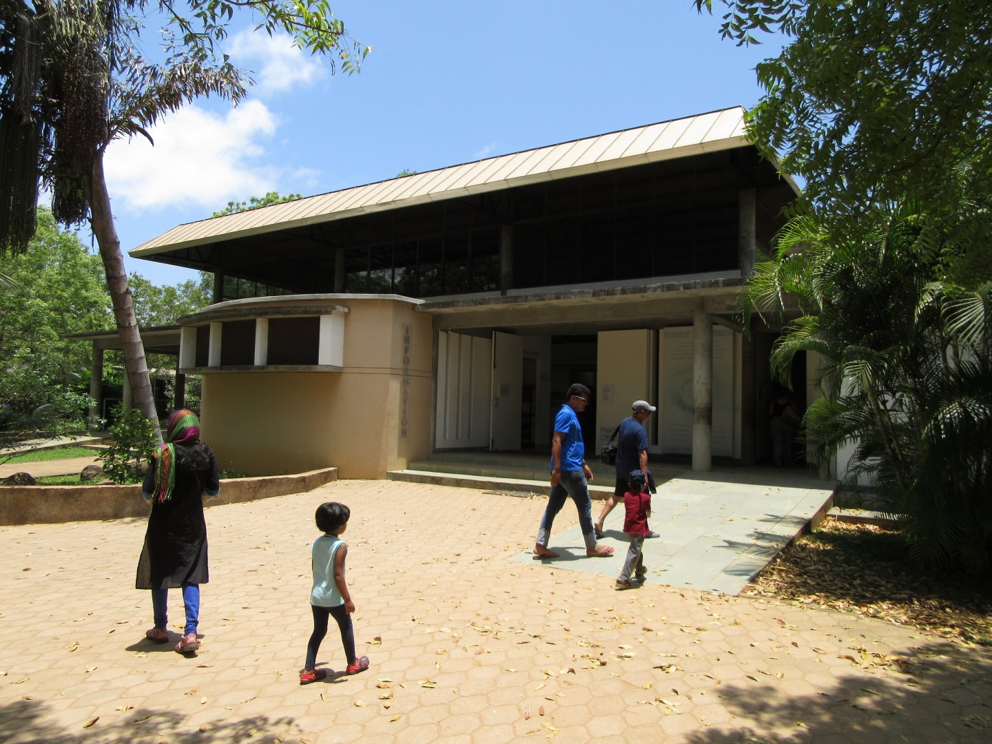 Der Besucherpavillon in Auroville