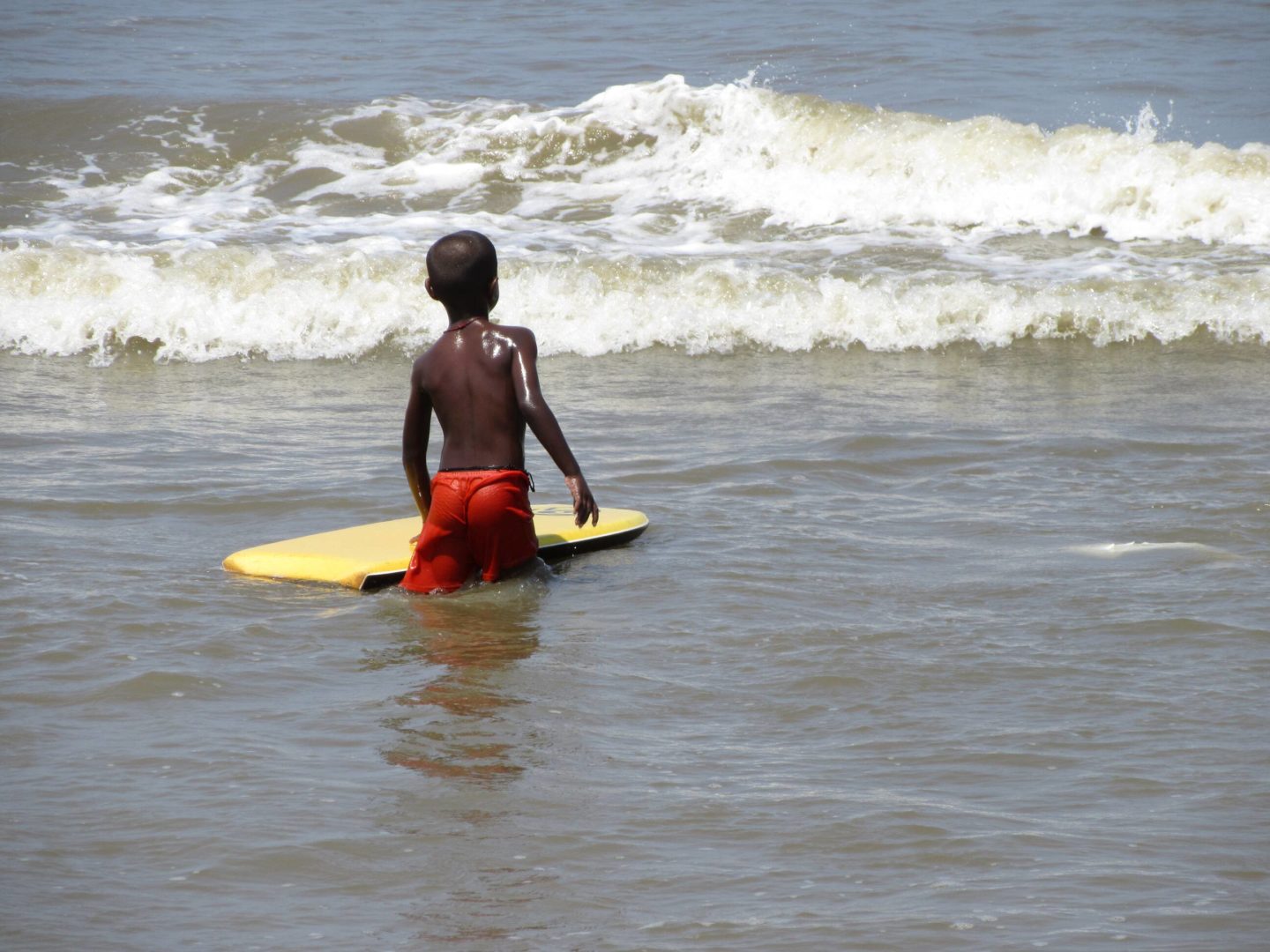 Surfer Kinder Kovalam Bodyboard