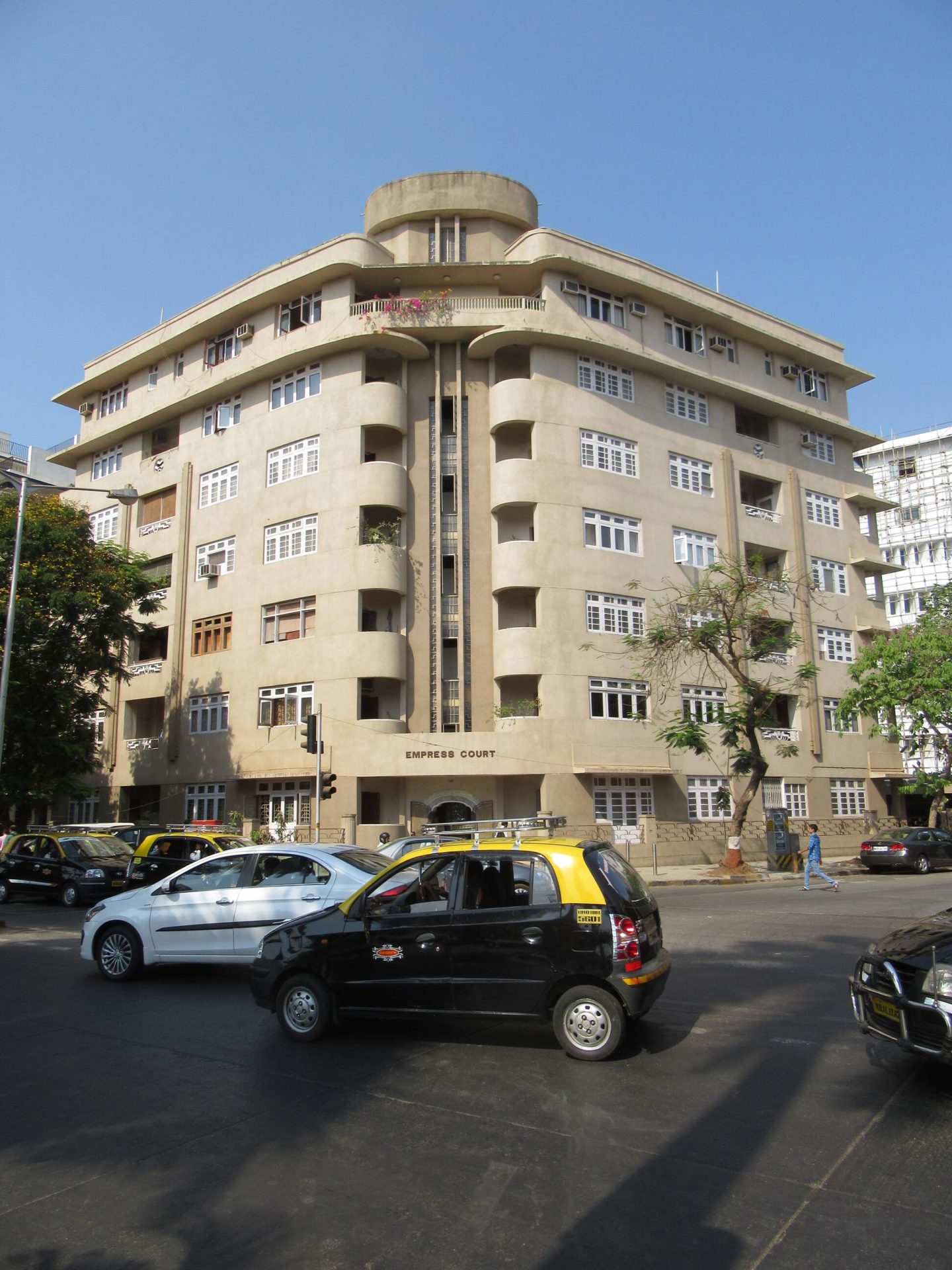 Im Zentrum Mumbais finden sie viele Beispiele für Architektur im Art Deco-Stil.