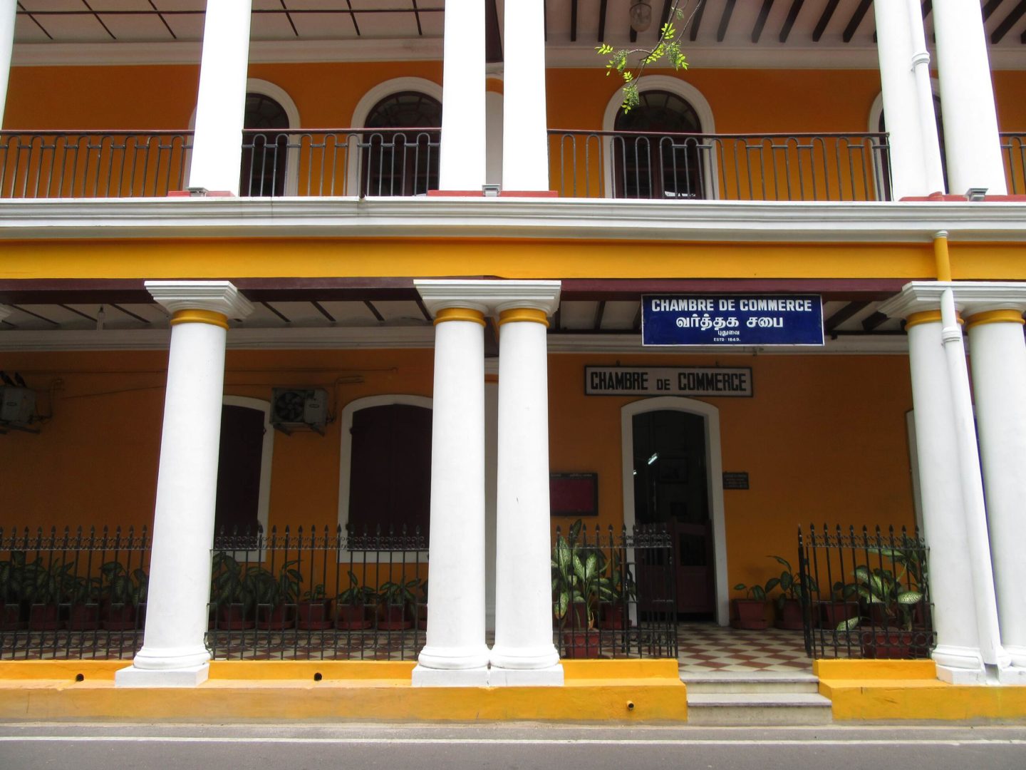 Die „Chambre de Commerce“ in Pondicherry erinnert noch heute an die Kolonialzeiten.